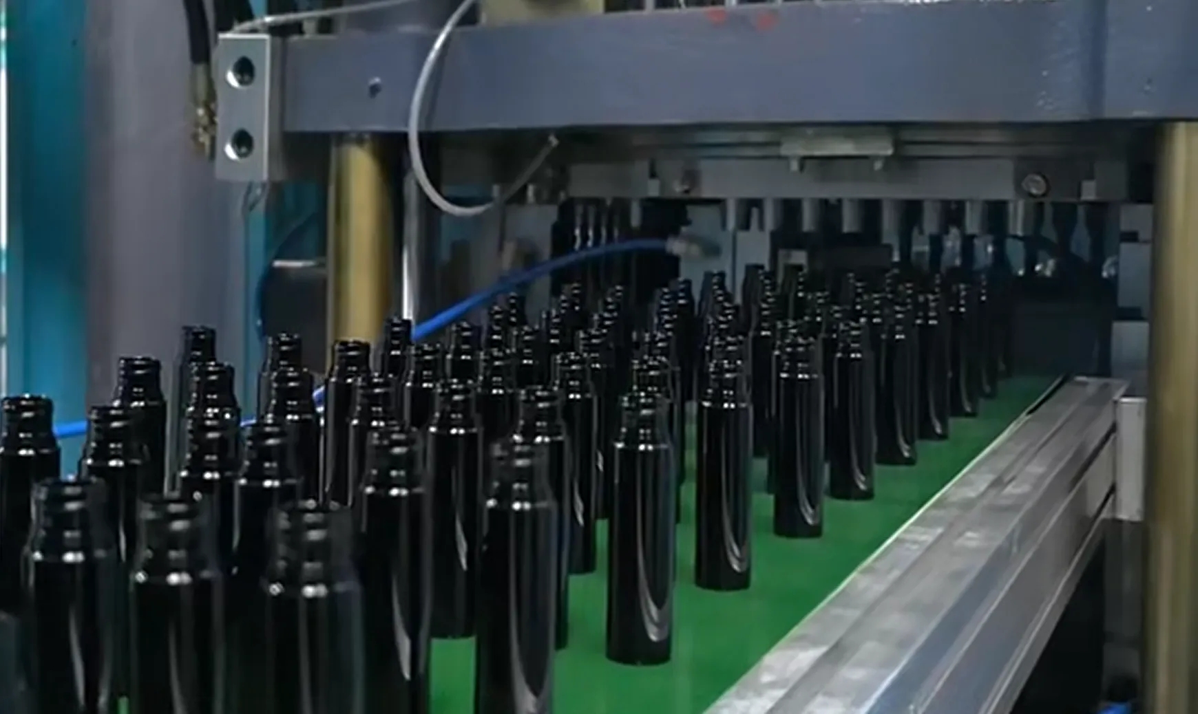 Injection Stretch Blow Moulding Machine-application-1-3